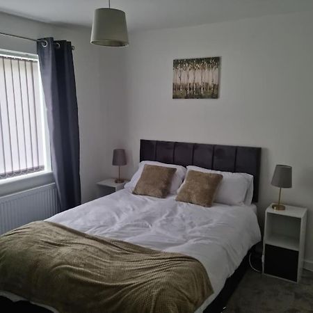 5 Bedroom House - Cheshire Oaks Элсмир-Порт Экстерьер фото