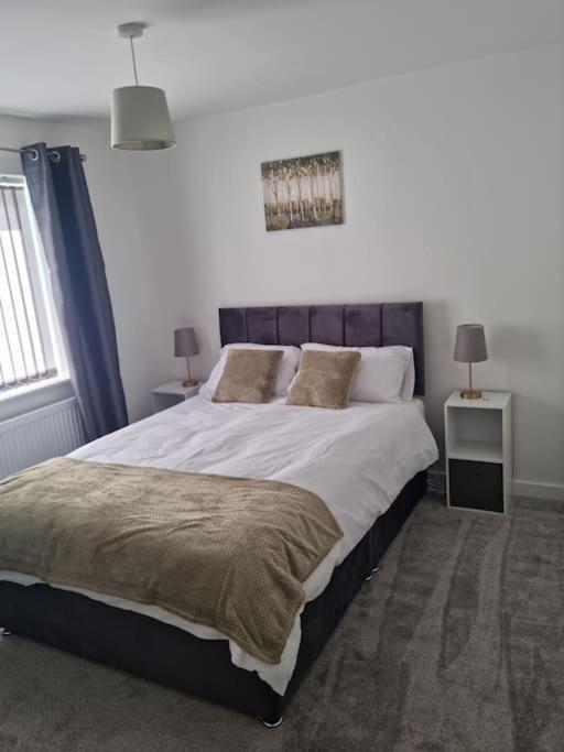 5 Bedroom House - Cheshire Oaks Элсмир-Порт Экстерьер фото